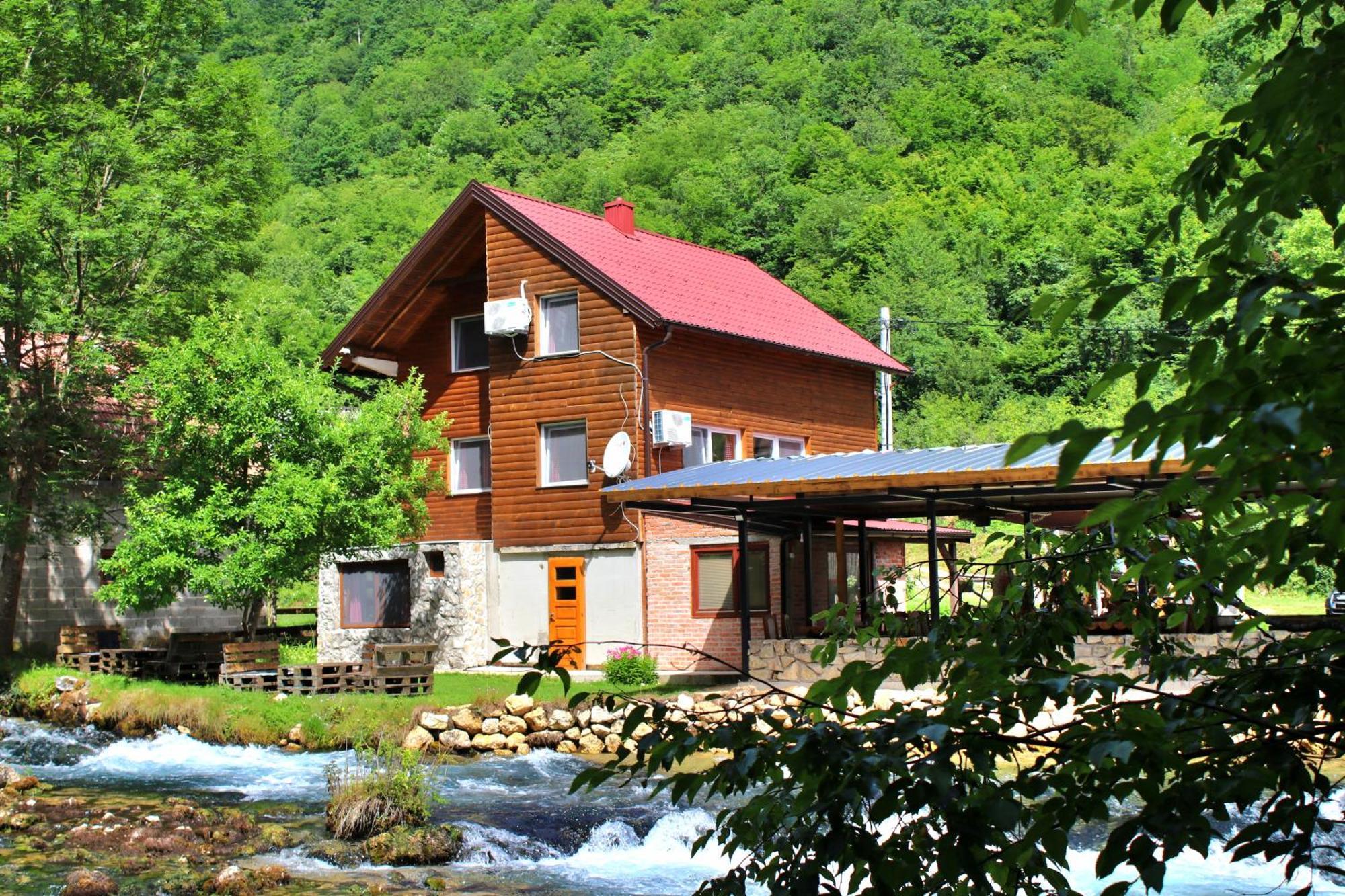 Domacinstvo Na Kraju Svijeta Vendégház Sipovo Kültér fotó